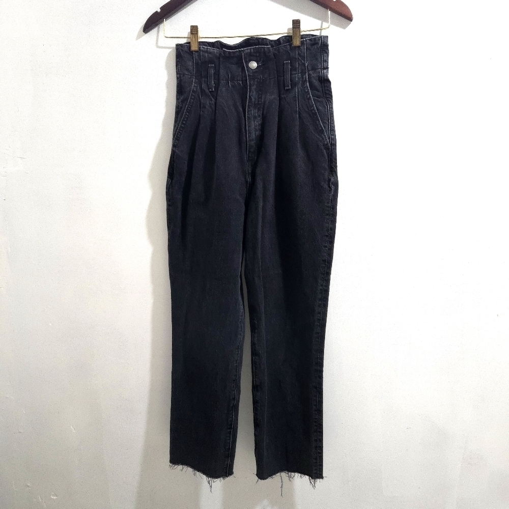 Abercrombie and Fitch| Black High-Waisted Mom Jeans Jeans Acid Wash